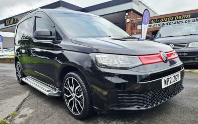 2021 VOLKSWAGEN CADDY 2.0 TDI C20 COMMERCE SWB EURO 6 S/S 102 PS 5 DOOR MANUAL DIESEL PANEL VAN PRESENTED IN DEEP BLACK PEARL METALLIC WITH ONLY 1 FORMER OWNER FROM NEW COVERED 32,948 MILES