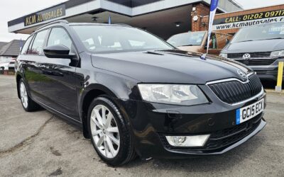 2015 SKODA OCTAVIA ELEGANCE 1.6 TDI 5 DOOR MANUAL DIESEL ESTATE PRESENTED IN MAGIC BLACK PEARLESCENT COVERED 44,783 MILES
